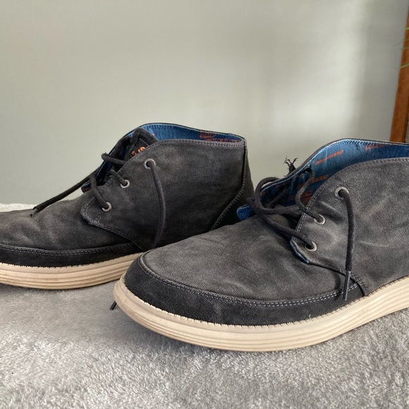 Skechers mens hi top casual shoe.  Size 10. - Picture 3 of 7